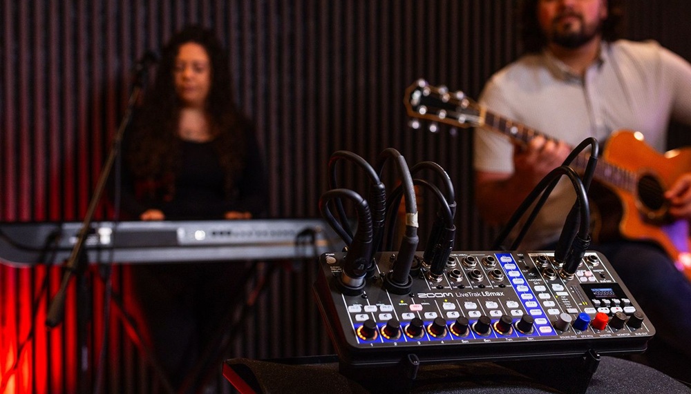 Zoom LiveTrak L6max 12 Kanallı Mixer & Multitrack Kayıt Cihazı
